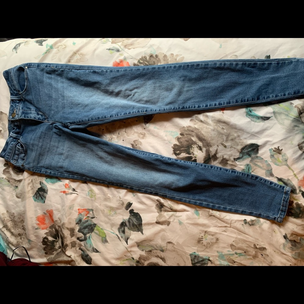 Barely worn high waisted skinny jeans